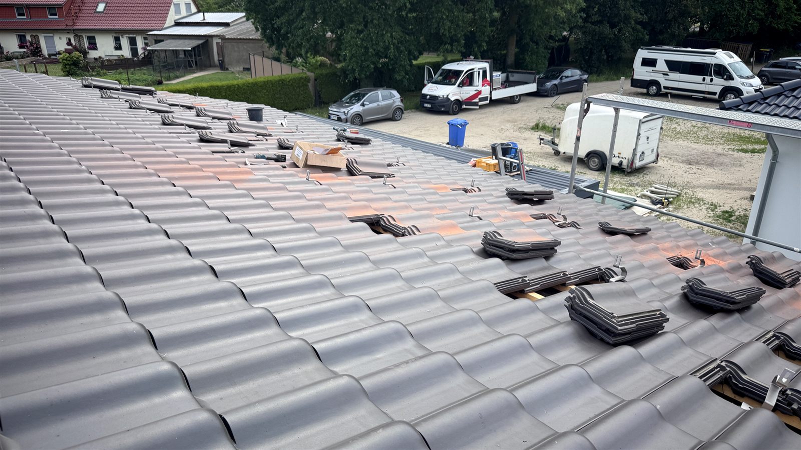 Dachvorbereitung für die Photovoltaik-Montage in Klausdorf bei Stralsund